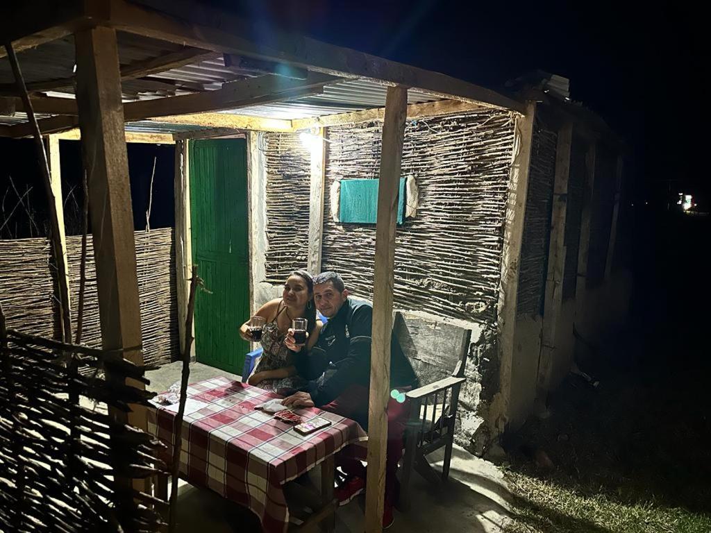 Maasai homestay camping Sekenani Bilik gambar